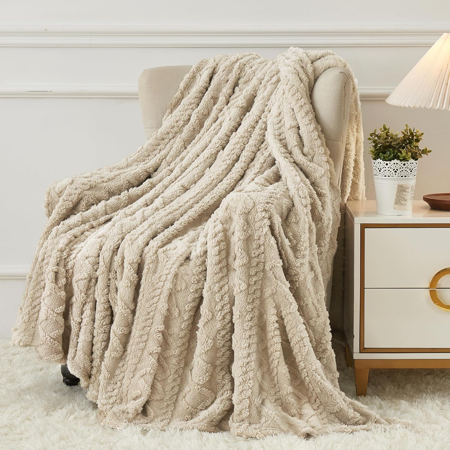 Fleece Throw Blanket - Cozy Soft Lightweight Fuzzy Throw Blanket